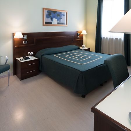 Panorama Hotel Syracuse Bagian luar foto