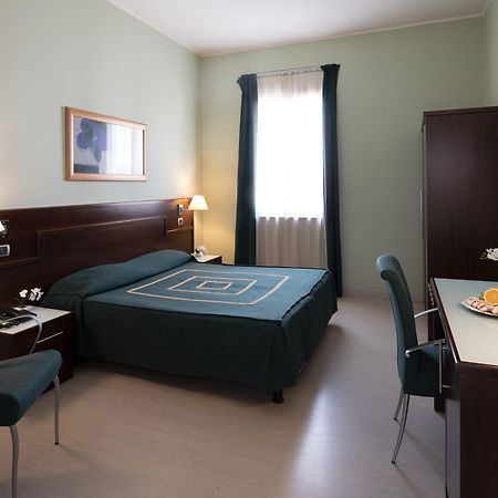 Panorama Hotel Syracuse Bagian luar foto